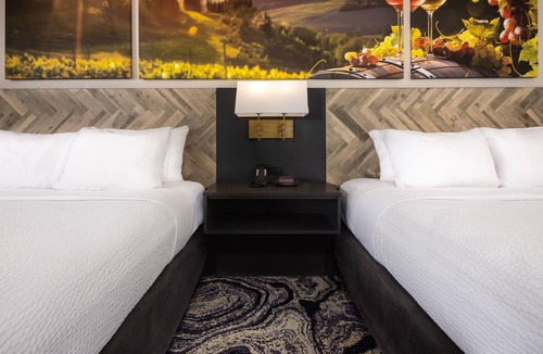 Asheville Hotel | Clarion Pointe Biltmore Village