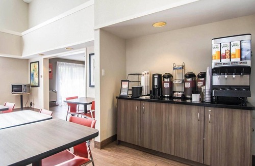 Campbellton Hotel | Clarion Pointe