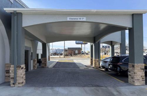 Decatur Hotel | Clarion Pointe Decatur River City