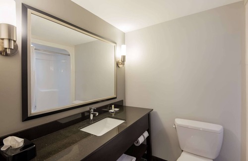Downtown Syracuse Hotel | Clarion Pointe Downtown