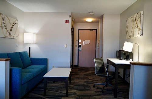 Fairborn Hotel | Clarion Pointe Fairborn near Wright Patterson AFB