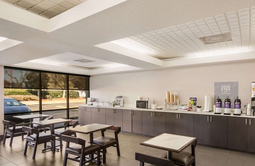 Forsyth Hotel | Clarion Pointe Forsyth I-75