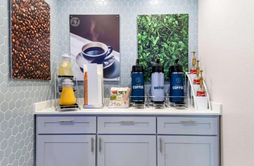 Ederville Hotel | Clarion Pointe Fort Worth East - Arlington