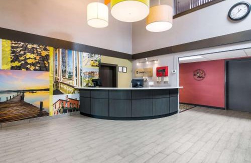 Jamestown Hotel | Clarion Pointe Jamestown - Falconer