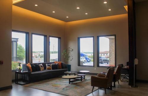 Marshall Hotel | Clarion Pointe Marshall