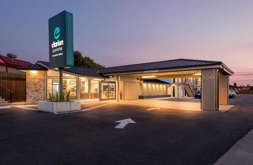 Mount Vernon Hotel | Clarion Pointe Mount Vernon - Burlington