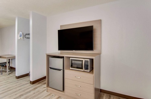Clarksville Hotel | Clarion Pointe on the lake Clarksville-South Hill West
