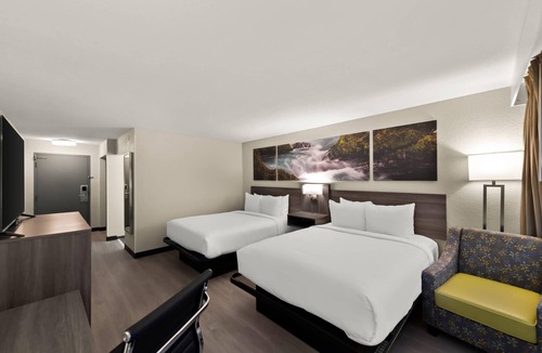 Rhinelander Hotel | Clarion Pointe Rhinelander Downtown