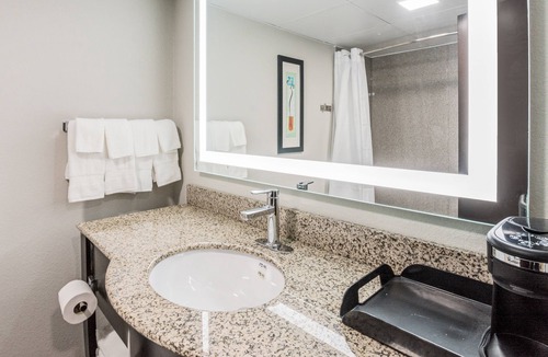 Rock Hill Hotel | Clarion Pointe Rock Hill Near University