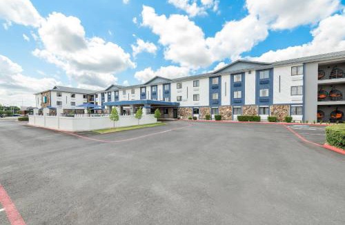 Shreveport Hotel | Clarion Pointe Shreveport West