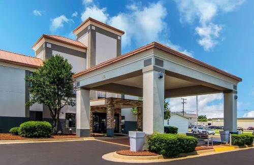 South Boston Hotel | Clarion Pointe South Boston - Danville East