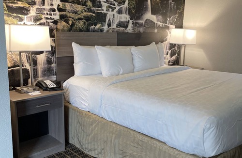 South Boston Hotel | Clarion Pointe South Boston - Danville East