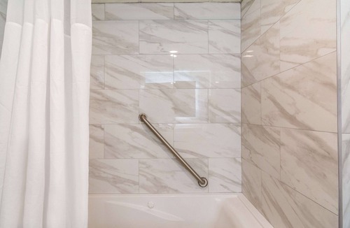 South Boston Hotel | Clarion Pointe South Boston - Danville East