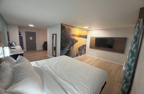 Turners Hotel | Clarion Pointe Springfield Southeast