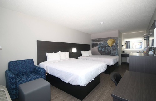 Statesville Hotel | Clarion Pointe Statesville