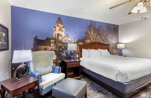 Sulphur Springs Hotel | Clarion Pointe Sulphur Springs