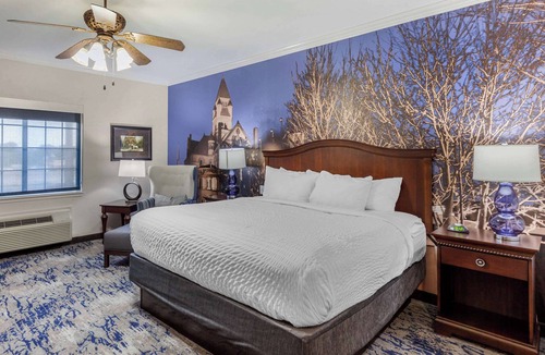 Sulphur Springs Hotel | Clarion Pointe Sulphur Springs