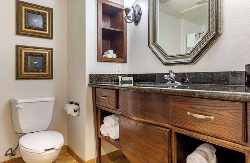 Sulphur Springs Hotel | Clarion Pointe Sulphur Springs