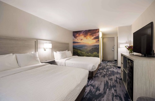 Sylva Hotel | Clarion Pointe Sylva near Cherokee Area