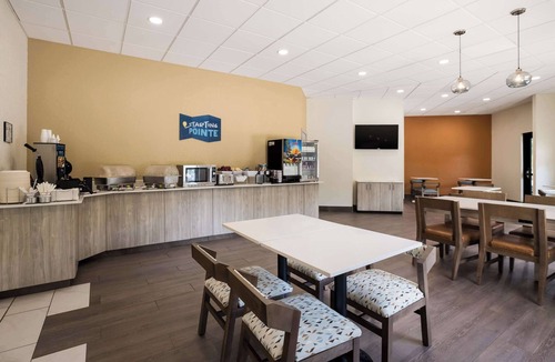 Sylva Hotel | Clarion Pointe Sylva near Cherokee Area