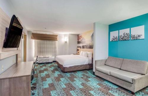 Wake Forest Hotel | Clarion Pointe Wake Forest - Raleigh North