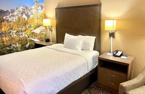 Wenatchee Hotel | Clarion Pointe Wenatchee