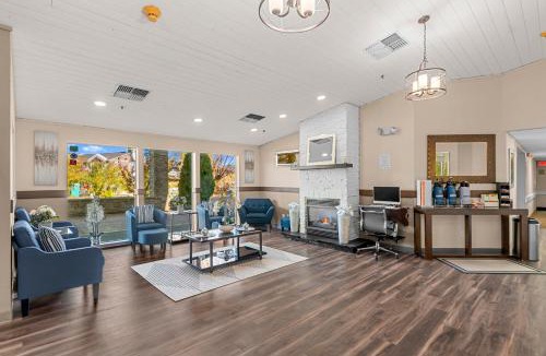 Wenatchee Hotel | Clarion Pointe Wenatchee