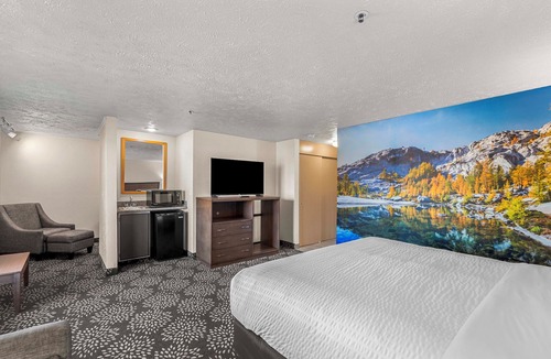 Wenatchee Hotel | Clarion Pointe Wenatchee