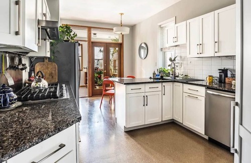Andersonville Apartment | Clark and Balmoral