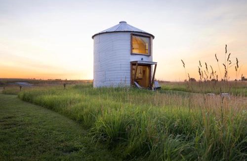 Kalispell House | Clark Farm Silos #2 - Incredible Mountain Views