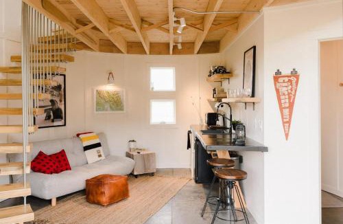 Kalispell House | Clark Farm Silos #2 - Incredible Mountain Views