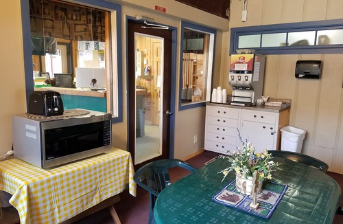 Old Forge Hotel | Clark's Beach Motel