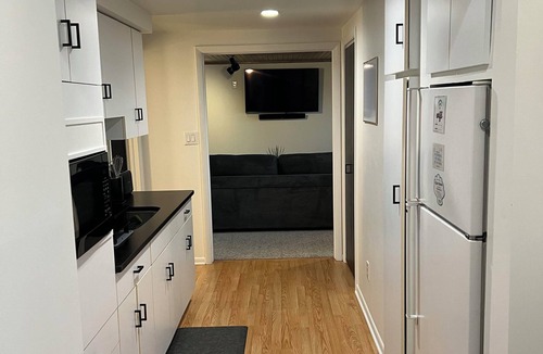 Brooklyn Apartment | Clarklake Escape with Lake Access