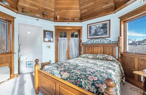 Clarks Summit Apartment | Clarks Summit Gem w/Private Yard & Parking