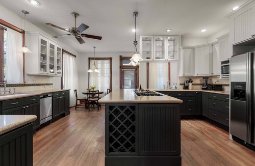 Clarksville House | Clarksville Home with Game Room Near Pease Park