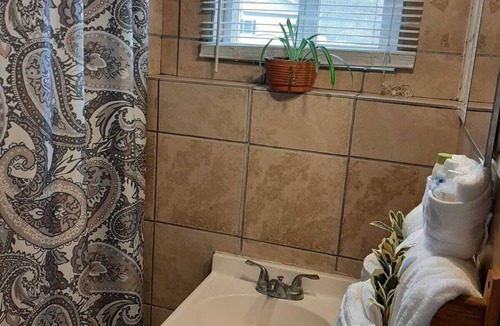 Frostburg Hotel | Clarysville Motel