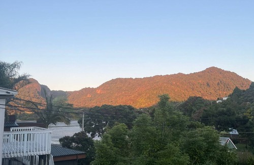 Huia Cottage | Clasisic Kiwi batch