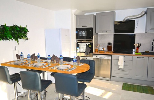 Villeneuve-sous-Dammartin Apartment | Class&Tropical Apt 10mn CDG AIRPORT