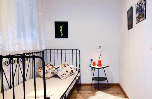 El Camp de l'Arpa del Clot Apartment | ClassBedroom Gaudí Apartments