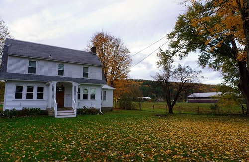 Poultney House | Classic 1920s Farmhouse Beautifully Restored, Idyllic Setting with EV charging