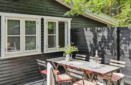 Nykobing Sjaelland House | Classic 1937 Cottage On A Natural Plot