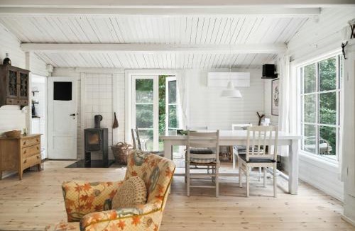 Nykobing Sjaelland House | Classic 1937 Cottage On A Natural Plot