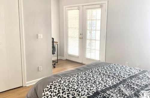 Downtown Nashville Apartment | Classic 2-Bedroom Condo w/Free Parking