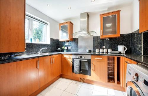 Whittington Apartment | Classic 2bedroom Apartment