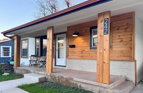 Jefferson House | Classic 3-bedroom 2-bath House Minutes from Downtown