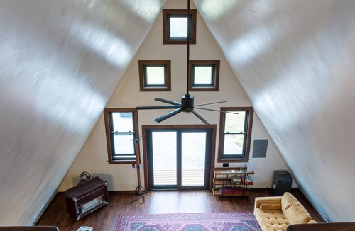 Rumney Cabin | Classic A-Frame Mtns River Hot Tub