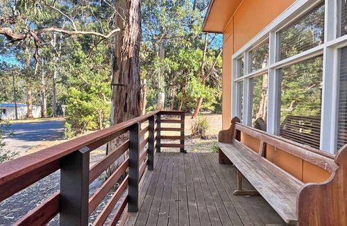 Skenes Creek House | Classic Aussie Beach House - Apollo Bay