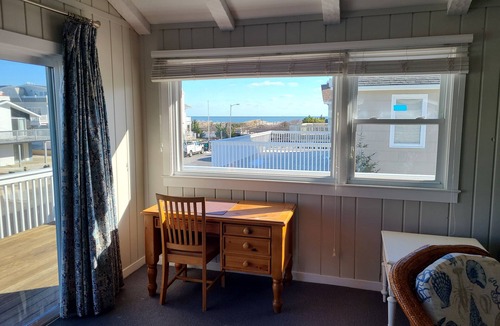 Avalon House | Classic Avalon upside-down style house with a ocean view just 4 houses from the beach. Sleeps up to 10