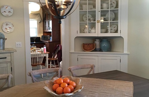 Avon House | CLASSIC BAYHEADER! 5 min walk to Beach. 4 Bedrms. Sleeps 8.