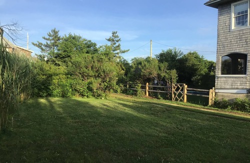 Avon House | Classic Bayheader with Pool & 4 minute Walk to Beach